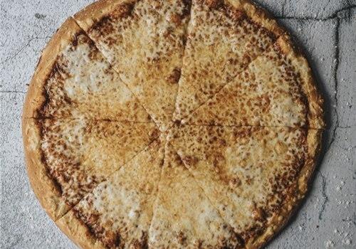 פיצה ענקית כולל תוספות