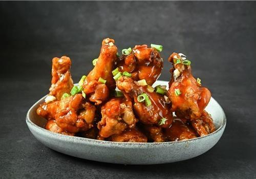 כנפיים ברוטב ברבקיו מעושן