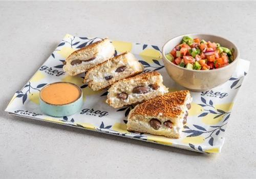 טוסט גבינות יווני