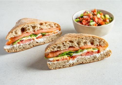 כריך סלמון מעושן