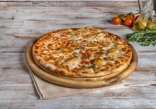 פיצה לבנה משפחתית