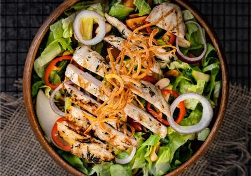 סלט חזה עוף