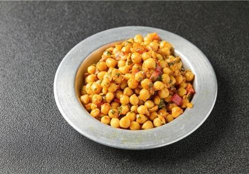 סלט גרגירי חומוס חריף