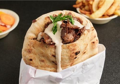 שווארמה עגל בפיתה