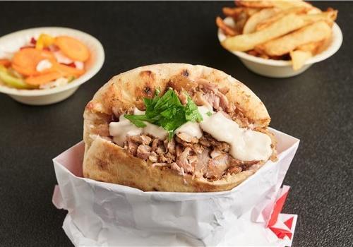 שווארמה פרגית בפיתה