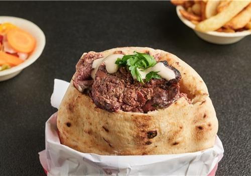 שיפוד כבד בפיתה