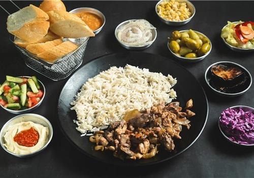 מעורב אסלאי בצלחת