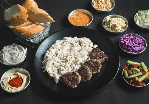 הקבב של אבי בצלחת