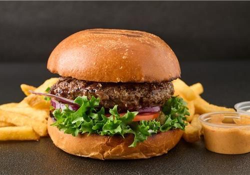  BASIC CARNIVORE 100% גרם 130 + צ'יפס