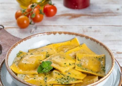 רביולי ארבע גבינות