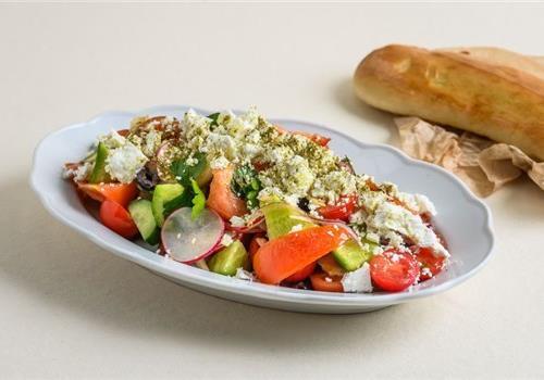 לל"ג סלט ירקות שוק וגבינת פטה