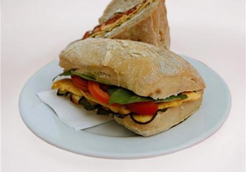 כריך חביתת גבינות