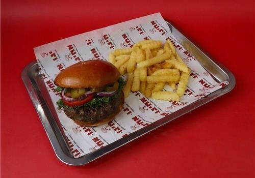 עסקית הביישן