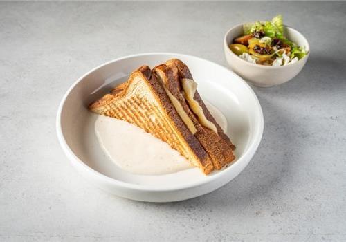 טוסט סלוניקי