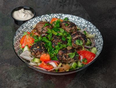ארוחת סלט קבב הבית