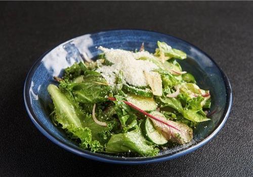 סלט גרנד סמיט