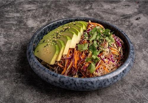 סלט אטריות שעועית