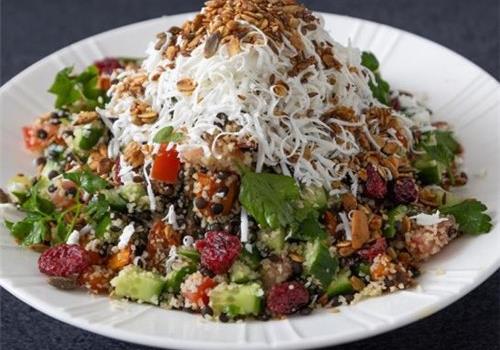  סלט בורגול ועדשים שחורות