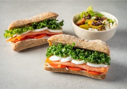 כריך סלמון מעושן