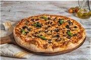 פיצה ים תיכונית ענקית