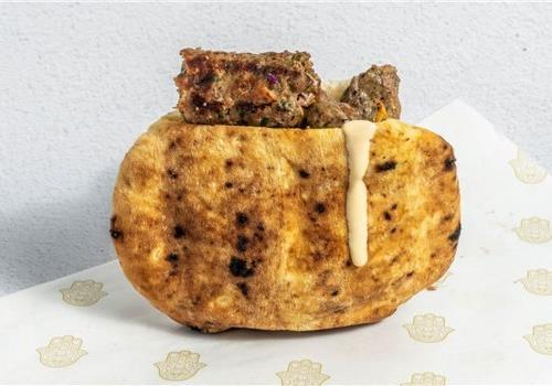 2 שיפודים לבחירה בפיתה