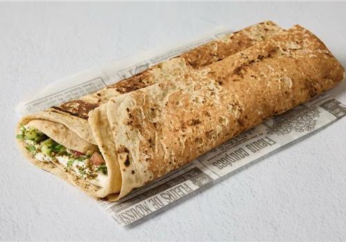 פיתה דרוזית עם עלי גפן בשריים