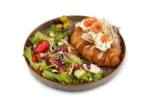 טוסט קרואסון סלמון