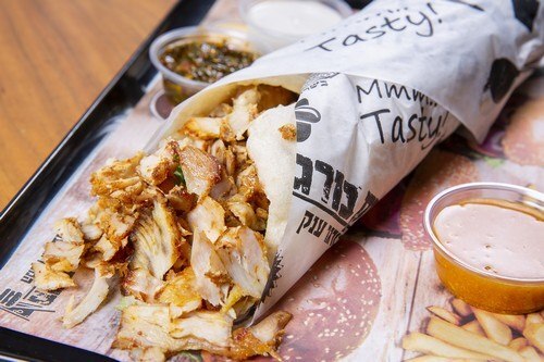 חזה עוף בטורטייה חזה עוף בטורטייה