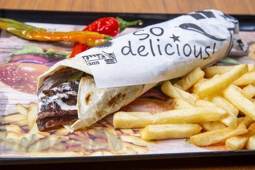 שיפוד קבב בטורטייה שיפוד קבב בטורטייה