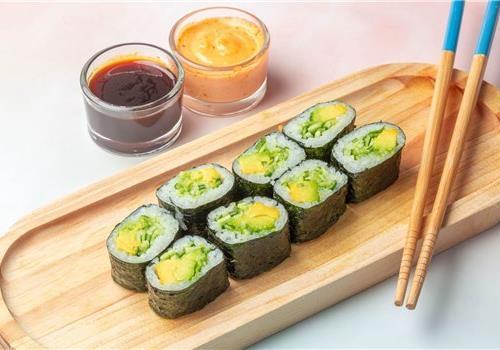 מאקי מלפפון ואבוקדו מאקי מלפפון ואבוקדו