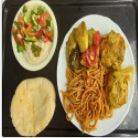 קציצות עוף עם ספגטי וירקות מאודים