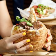 כבד אווז ואנטריקוט בפיתה