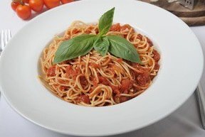 ספגטי ברוטב שמנת-עגבניות + תוספת