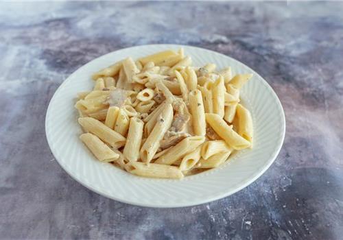 ספגטי ברוטב שמנת פטריות