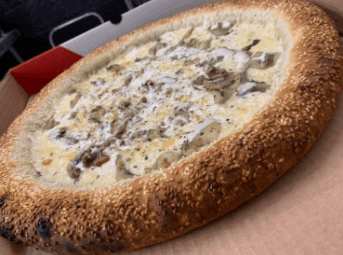 פיצה משפחתית ציז'י (גבינה בקשה)
