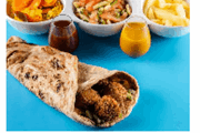 פלאפל בלאפה עם צ'יפס
