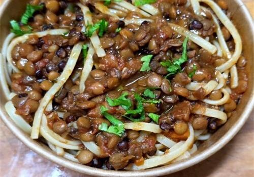 ראגו עדשים מצע אורז לבן או ספגטי