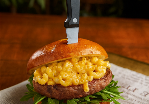 מק & צ'יזזז בורגר