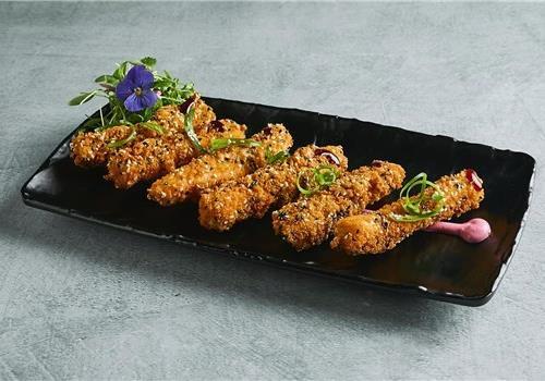 אצבעות סלמון בטמפורה