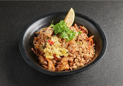 פאד תאי עוף 