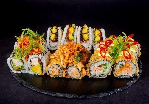 קומבינאצה החריפה - 24 יח' + 4 יח' סושי סנדוויץ'