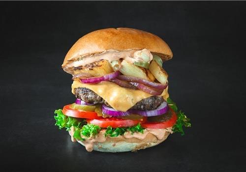 המבורגר מקסיקני 220 גר'