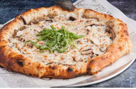 פיצה 50 גוונים של פטריות אישית