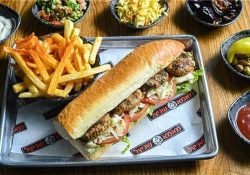 קציצות עוף בבאגט + ציפס