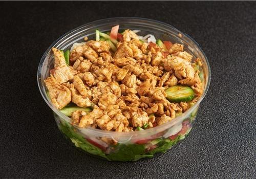 חזה עוף בסלט לבחירה