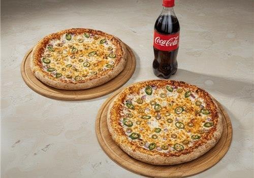 2 פיצות משפחתיות L  + לחם שום/ זעתר + שתייה 1.5 ל'