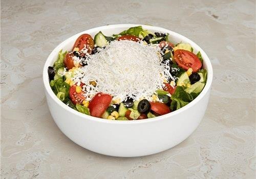 סלט יווני קטן