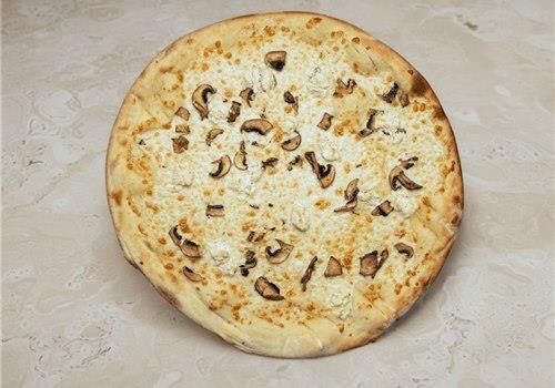 פיצה מוקרמת L- מומלץ!