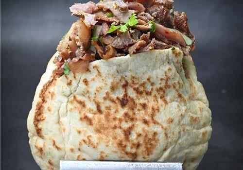 שווארמה בפיתה