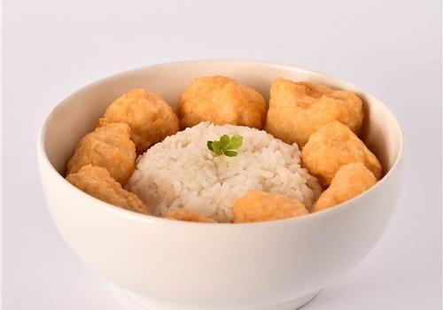 פופקורן דג עם אורז